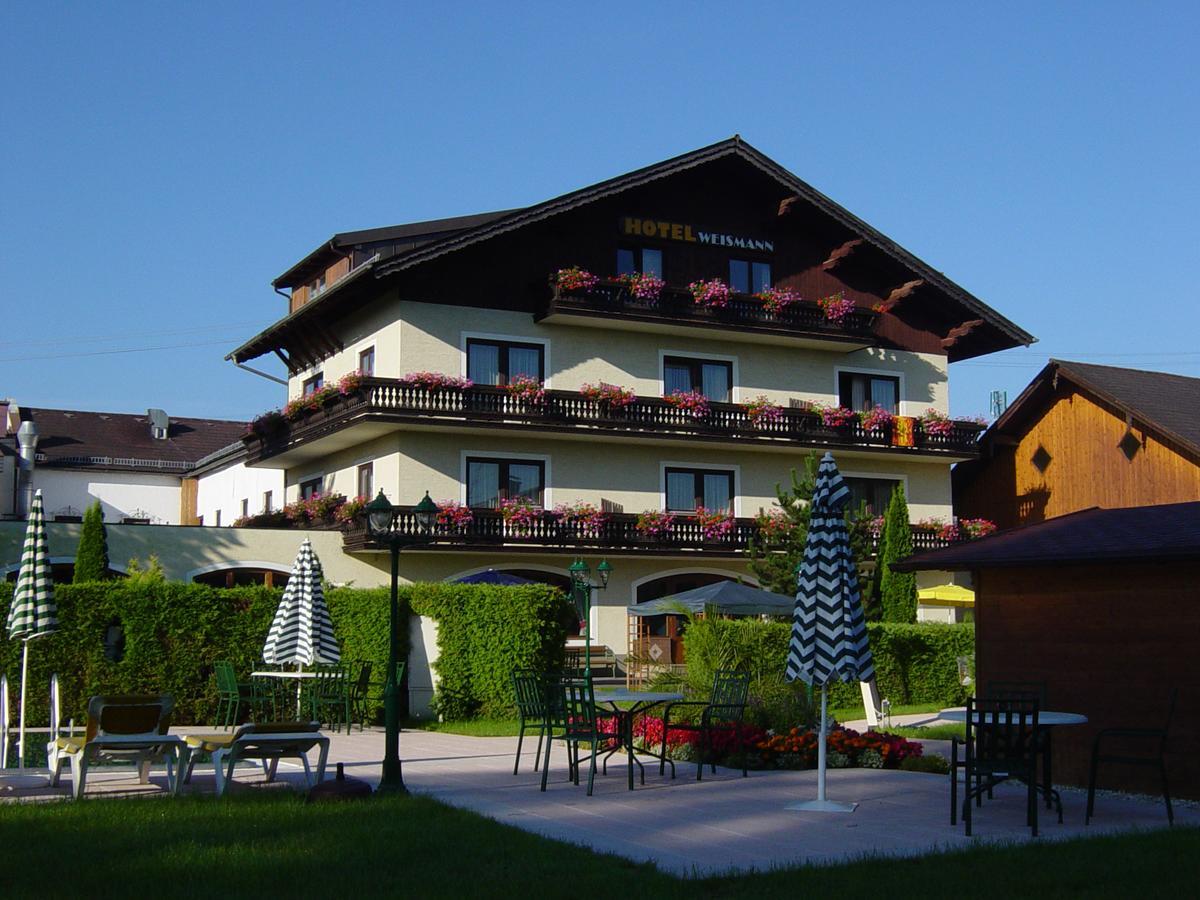 Hotel Weismann Sankt Georgen im Attergau Exterior foto
