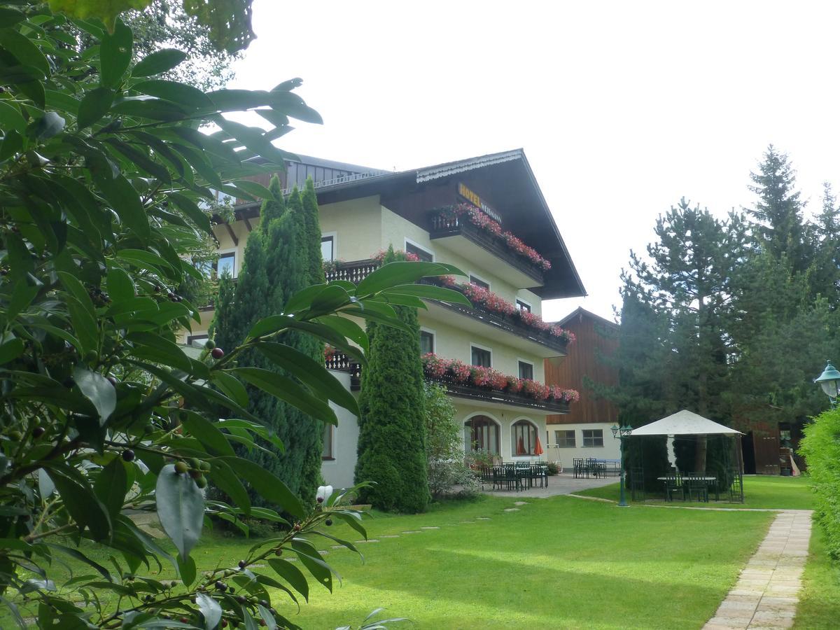 Hotel Weismann Sankt Georgen im Attergau Exterior foto